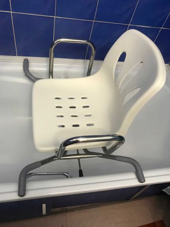 Кресло для ванной для людей с ограниченными возможностями