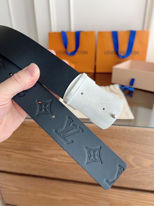 Curea Louis Vuitton , calitate premium , pe comanda , 110 cm