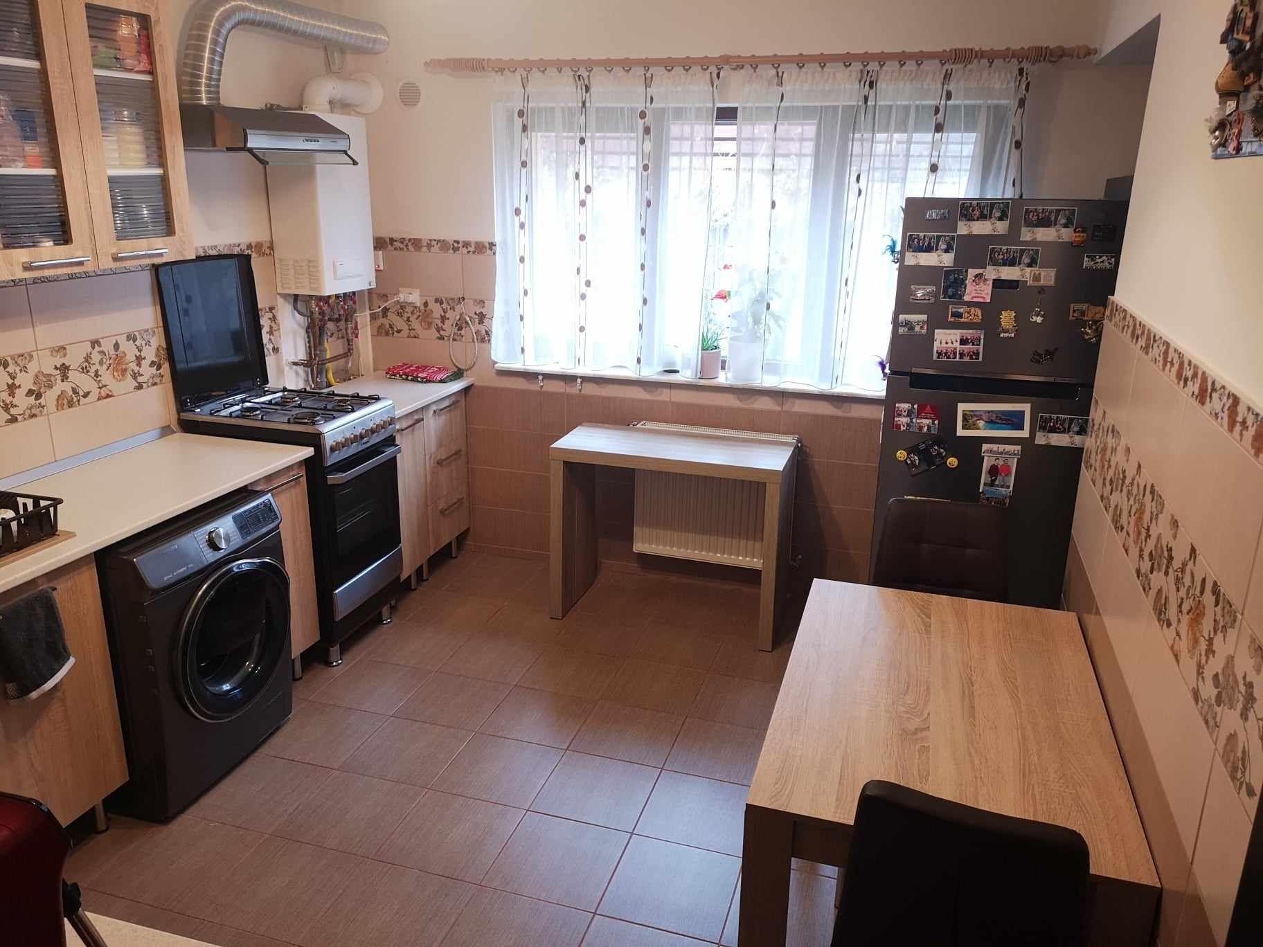 Apartament 3 cam, 2 loc parcare, bucătărie separata -direct proprietar