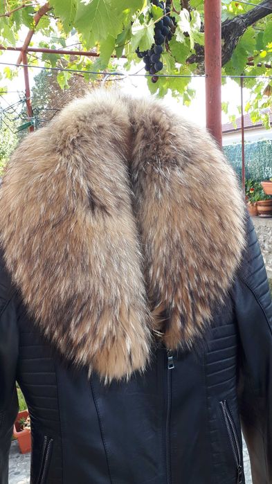 Дамско кожено яко с яка