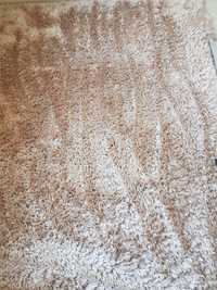Рошеви  бежови килими