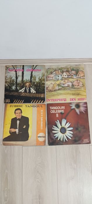 Discuri vinil ,se vinde tot lotul.