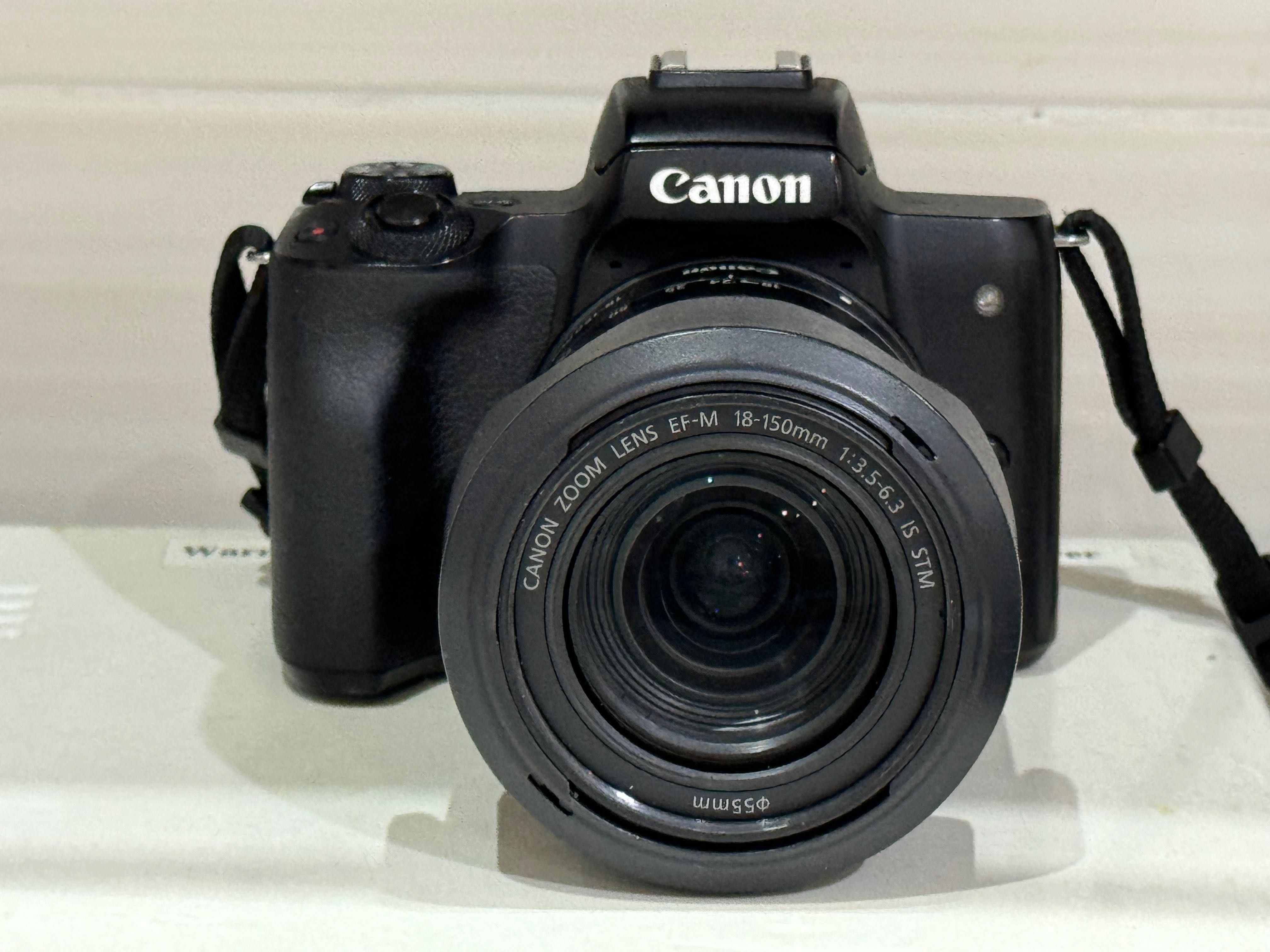 Продаю Canon M50 с объективом 18-150 f/3.5-6.3