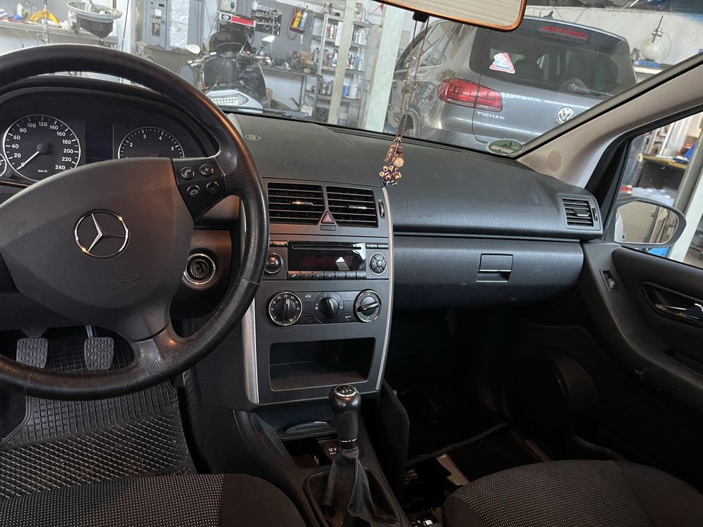 Мерцедес части A класа W169