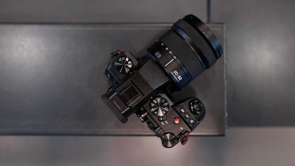 Panasonic LUMIX S5II - Camera Mirrorless Full Frame - body + cage