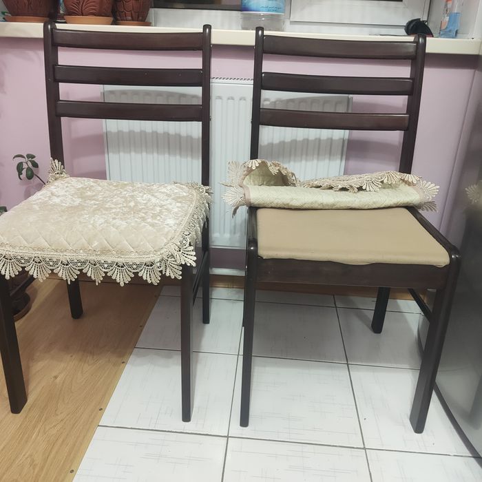 Кухонные стулья страна Малайзия. В отличном состоянии, как новые. 4 шт