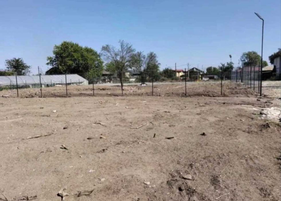 Teren de vânzare hală-casă