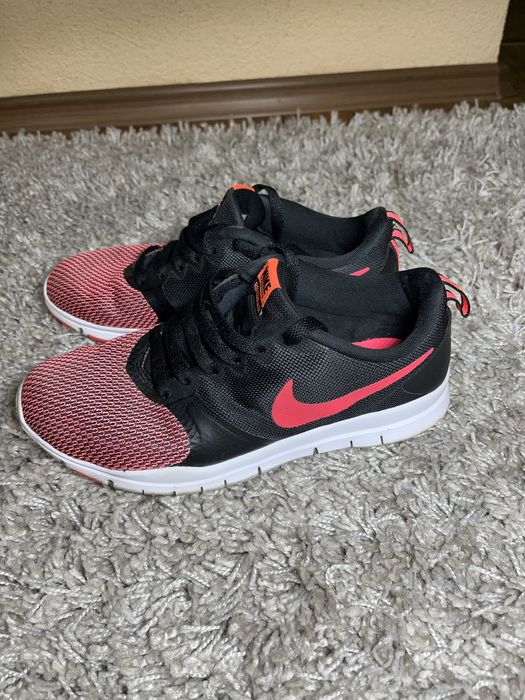 Дамски маратонки Nike, 37,5 номер