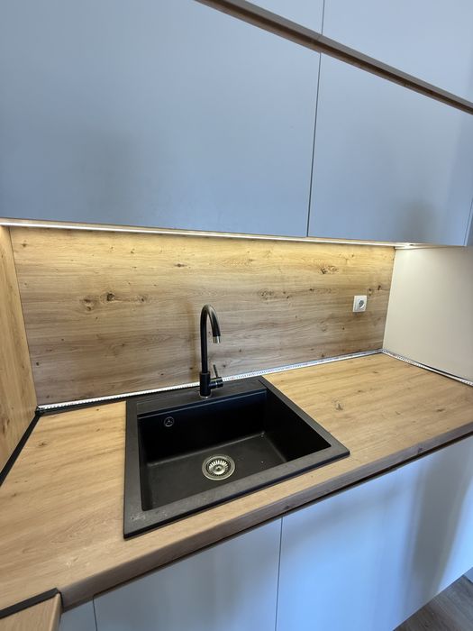 Продавам модерна кухня – почти неизползвана!