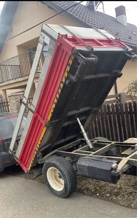 Remorca Tractor+platforma de fan