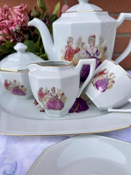 Serviciu de cafea, din portelan Limoges, cu scene fragonard