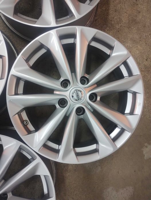 Оригинални джанти Nissan 17"