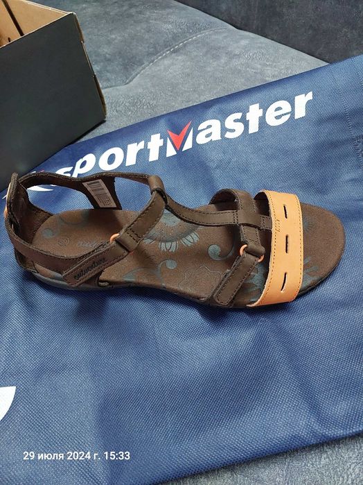 Продам кожаные женские сандалии Outventure