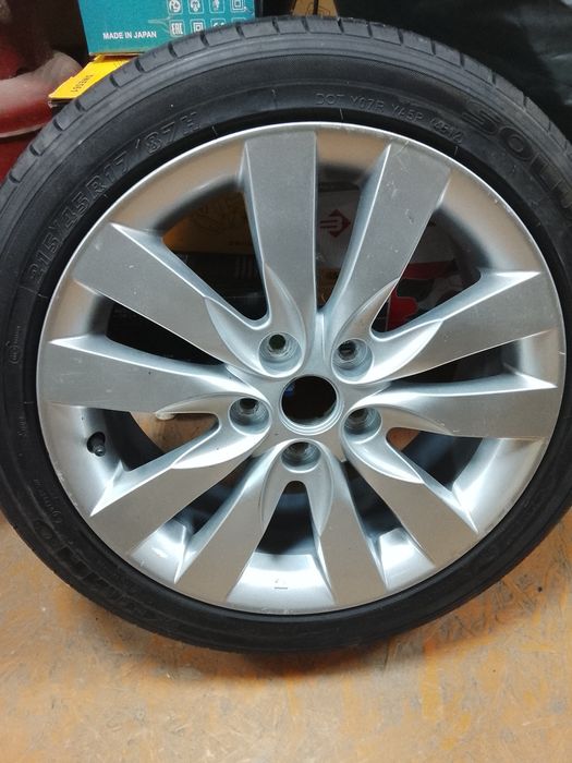 Литьё с шиной 215/45/17 кия керато 2013г