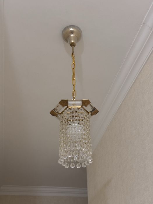 Продаются люстры