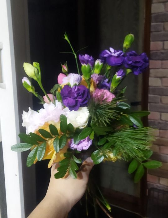 Креативный яркий букетик