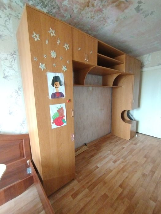 Продам большой шкаф
