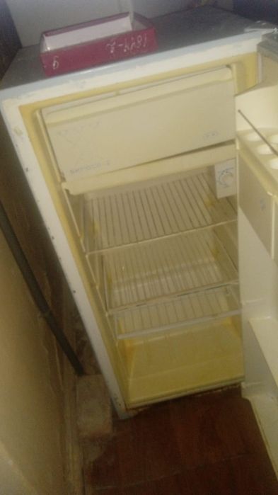 Продам б/у холодильник в рабочем состояний цена 30 000 тг договорная
