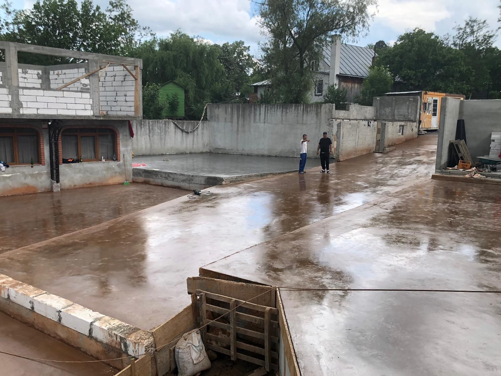 Turnare Șapă - Industrial din Beton cu Elicopter si Cuart, Pardoseli