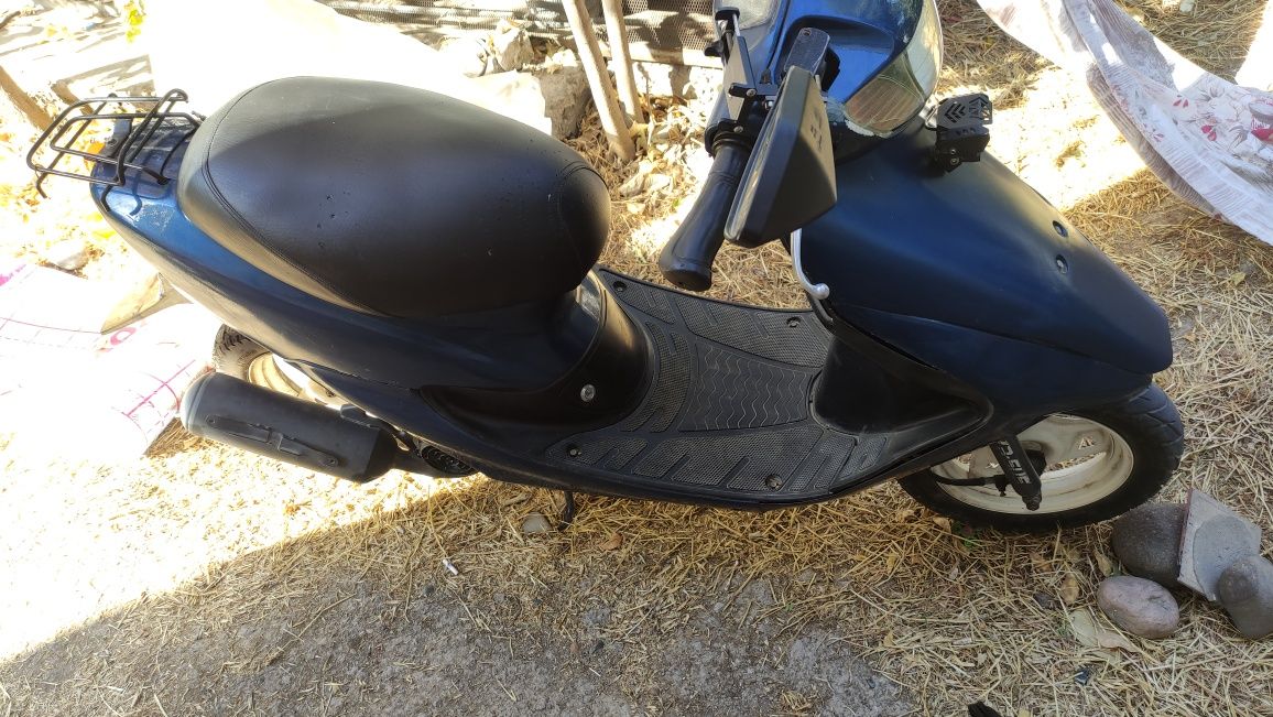 Японский скутор HONDA DIO AF 34 ZX
