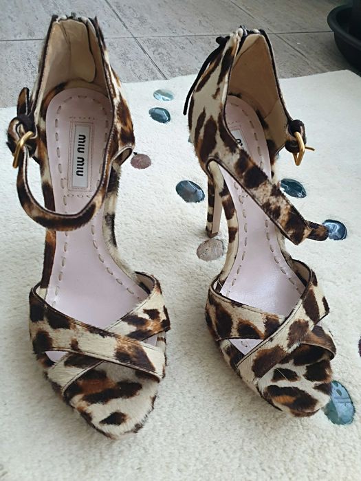 Miu Miu sandale animal print, nepurtate