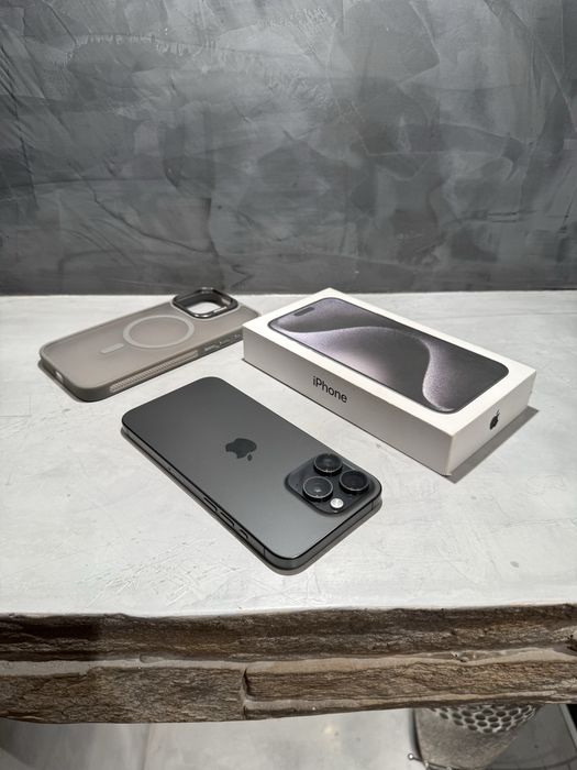 КАТО ЧИСТО НОВ Iphone 15 Pro Max Black Titanium 256 GB