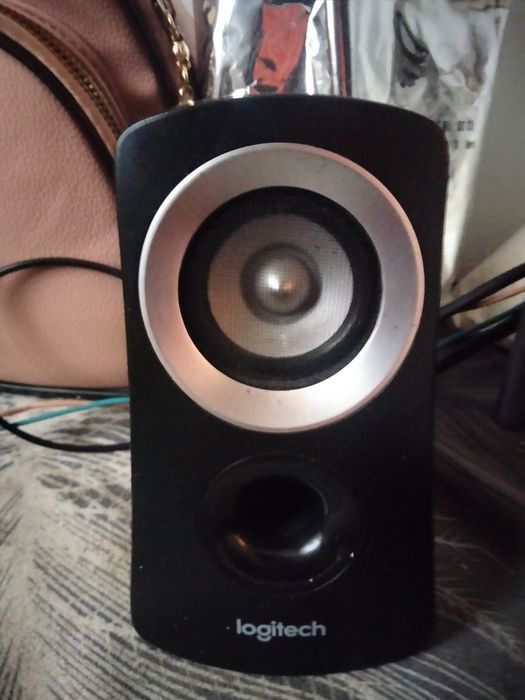 Vând swbofer stare acceptabila sonor foarte bun bass puternic