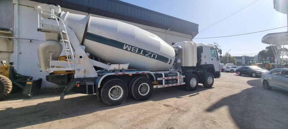 Автобетоносмеситель HOWO SINOTRUK