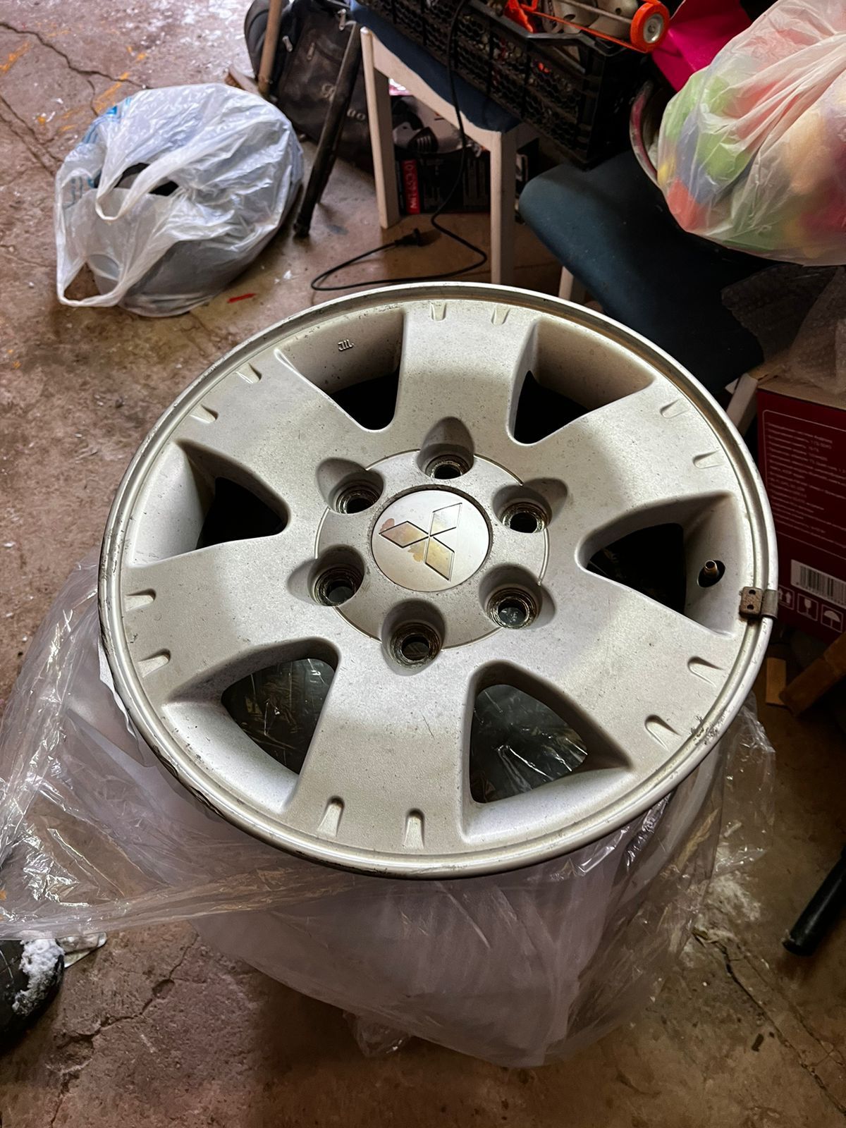 Диски Mitsubishi L200 r16