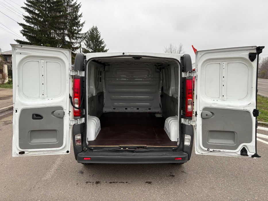 RENAULT TRAFIC 2.0 dci 2008 Euro 4 model LUNG PRIMUL Proprietar de nou