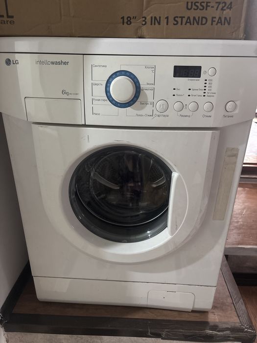 Продам машинеу автомат LG