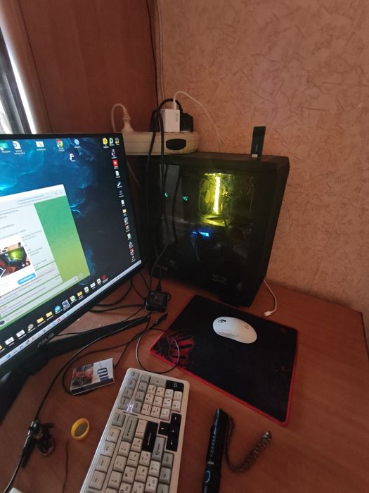 Продам системный блок ryzen 9700x с монитором