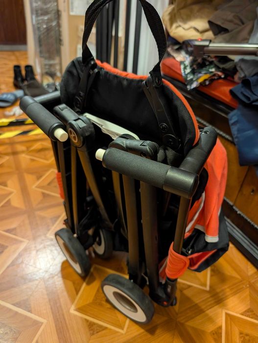 Carucior Cybex Libelle Rosu Hibiscus cu bara protectie