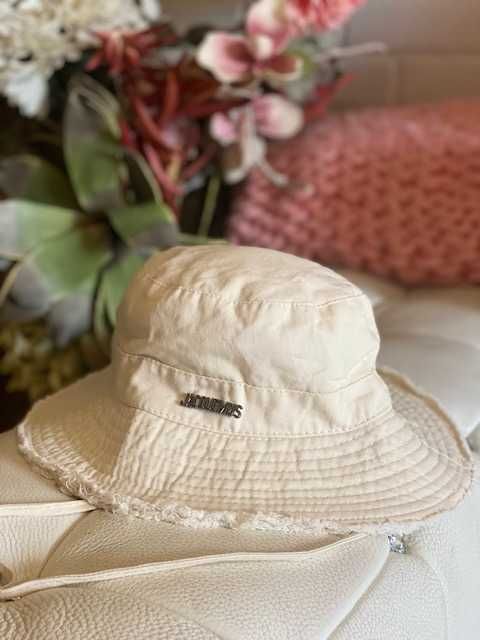шапка JACQUEMUS Le Bob Artichaut bucket hat