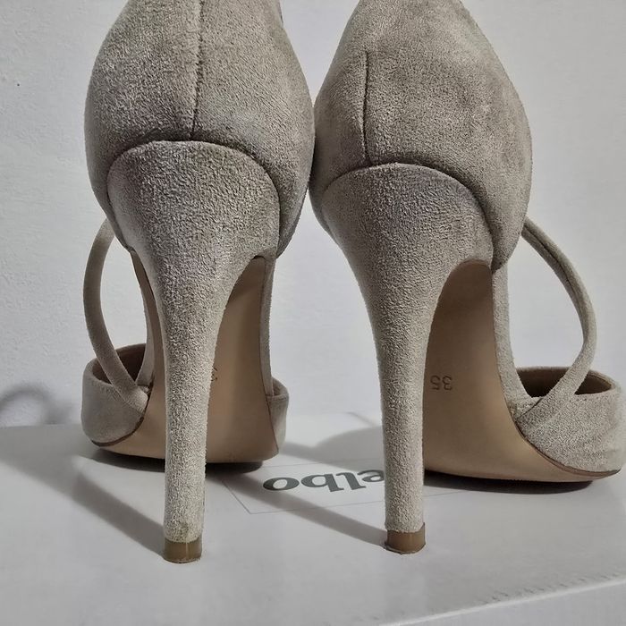 Vând Pantofi eleganti de ocazii