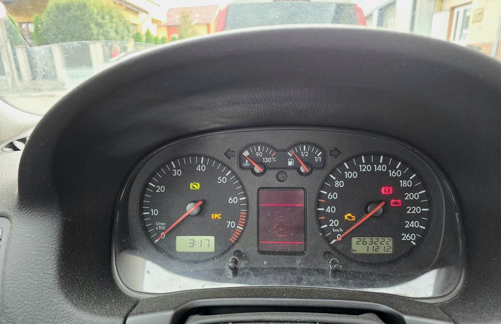 Golf 4, an 2002, automat, 2.0 benzina 115 cp, 263.000 km