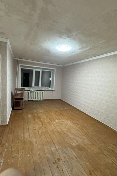 Продаю 2-комнатную квартиру на 12-микрорайоне.