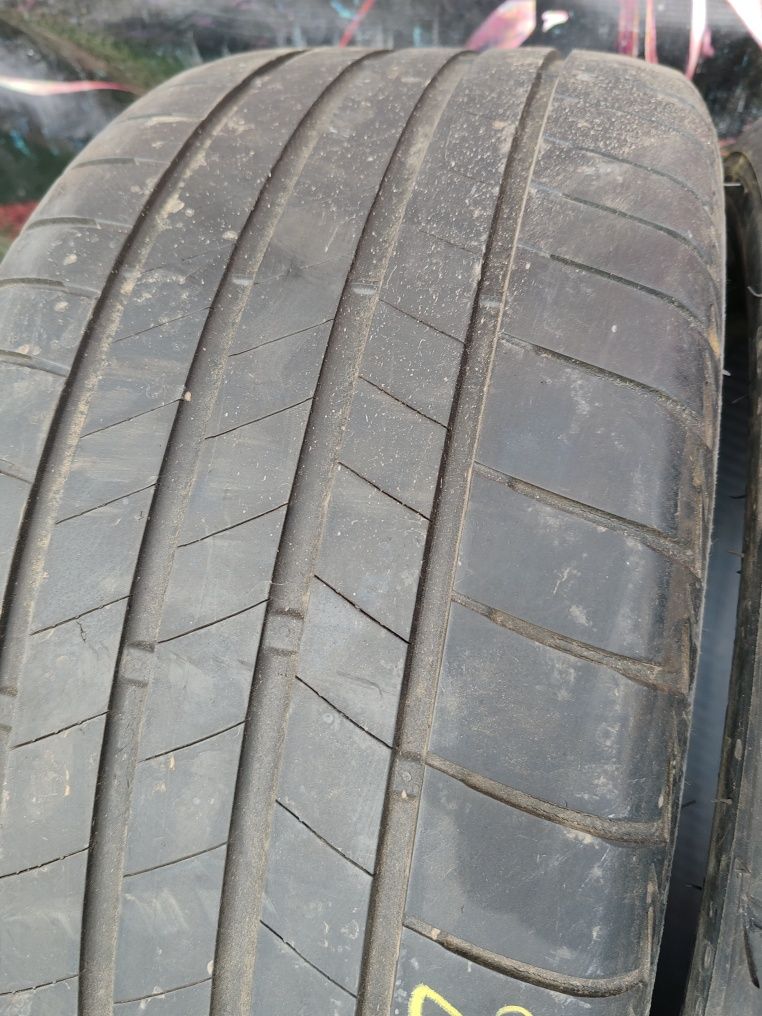 255 45 18 vara Bridgestone