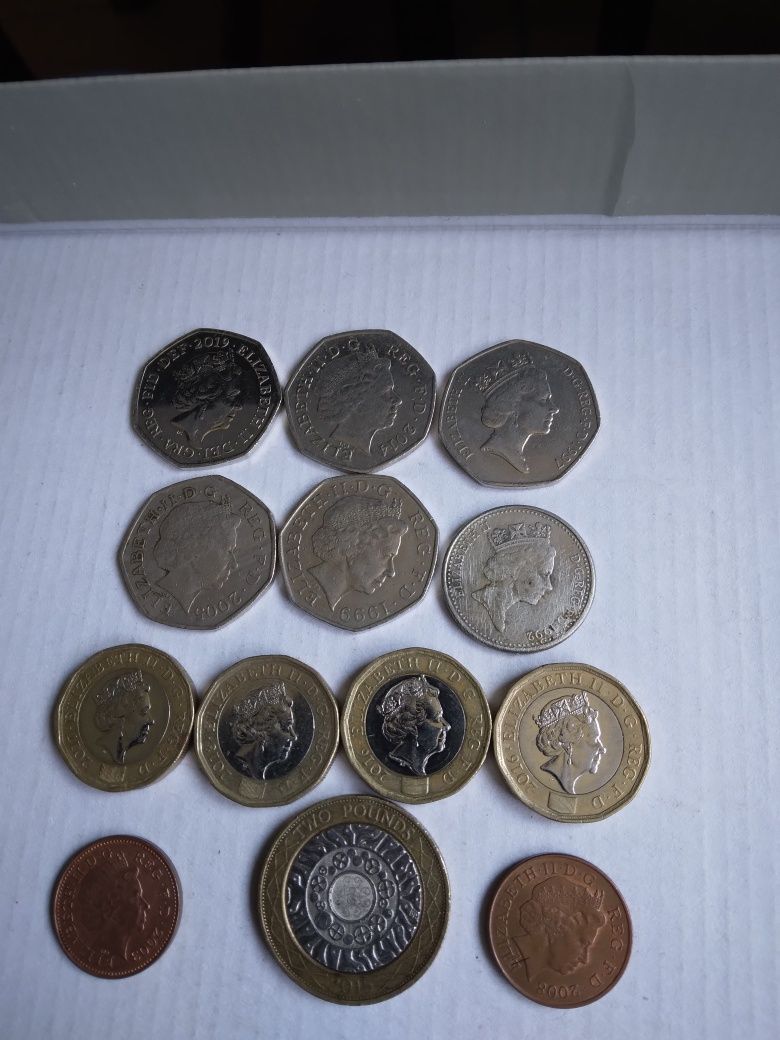 Lot Moneda de colecție Regina Elisabeta foarte căutate. Contactați. Sm