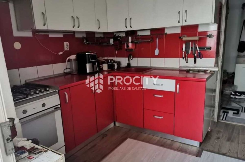 Canta-Moara I Mai prima statie,apartament 3 camere decomandat.