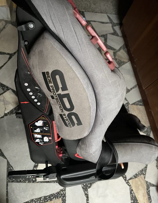 Столче за кола isofix функция сън