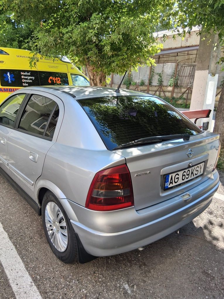 Vând Opel Astra G