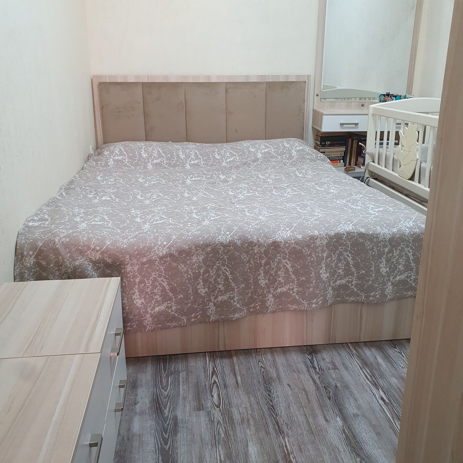 Продаётся дом на земле 2х комнат БЕЗ ДВОРА(собственник) с мебелью