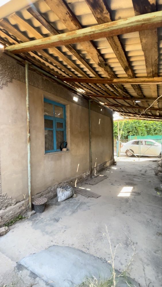 Продаётся дача.   5 соток.   40 км от Ташкента.   Кошкургон.  Чирчик