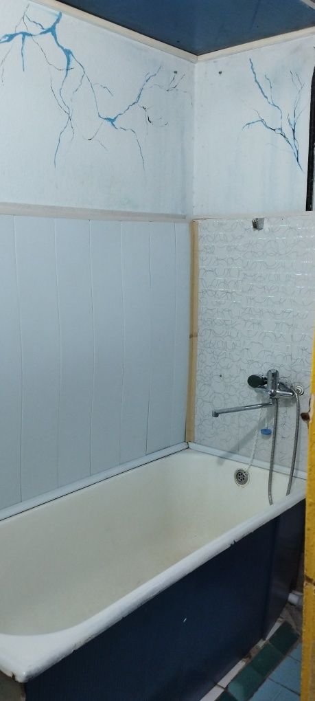 Продается 3-х комнатная квартира в Сергели,в кирпичном доме,на первом