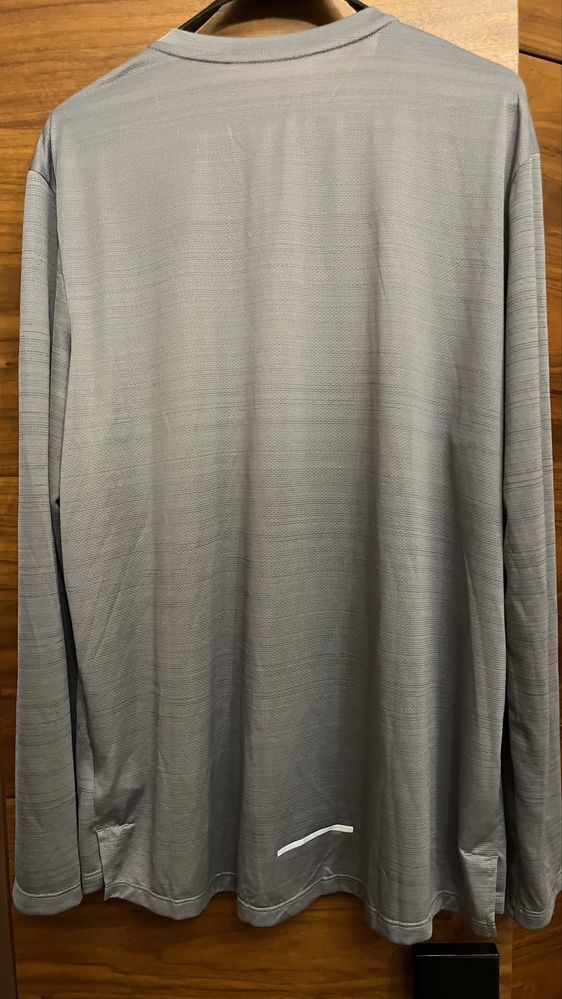 Nike Dri-FIT блуза за бягане с дълги ръкави