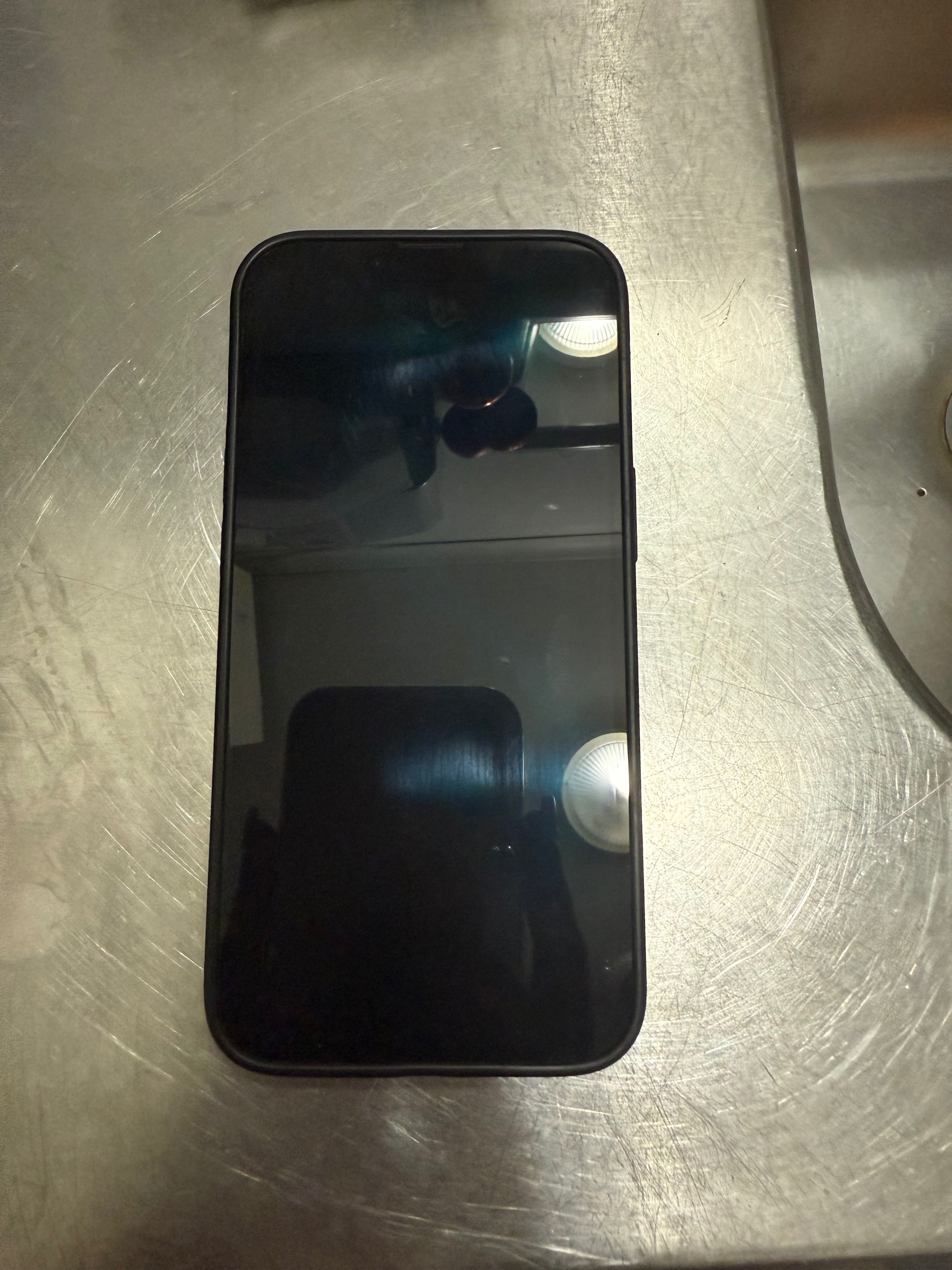 Продава се!Iphone 13,128gb,pink