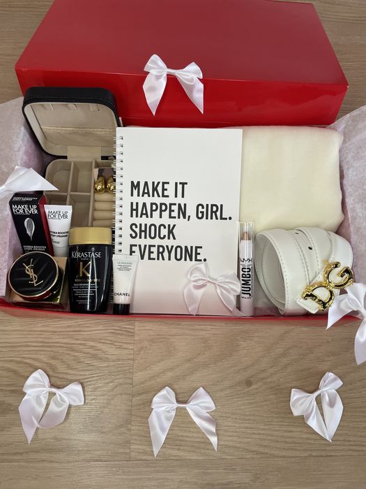 Подаръчна кутия дамска празнична