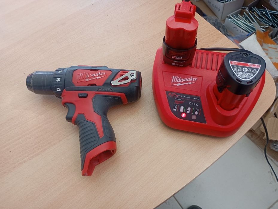 Milwaukee m12 BDD