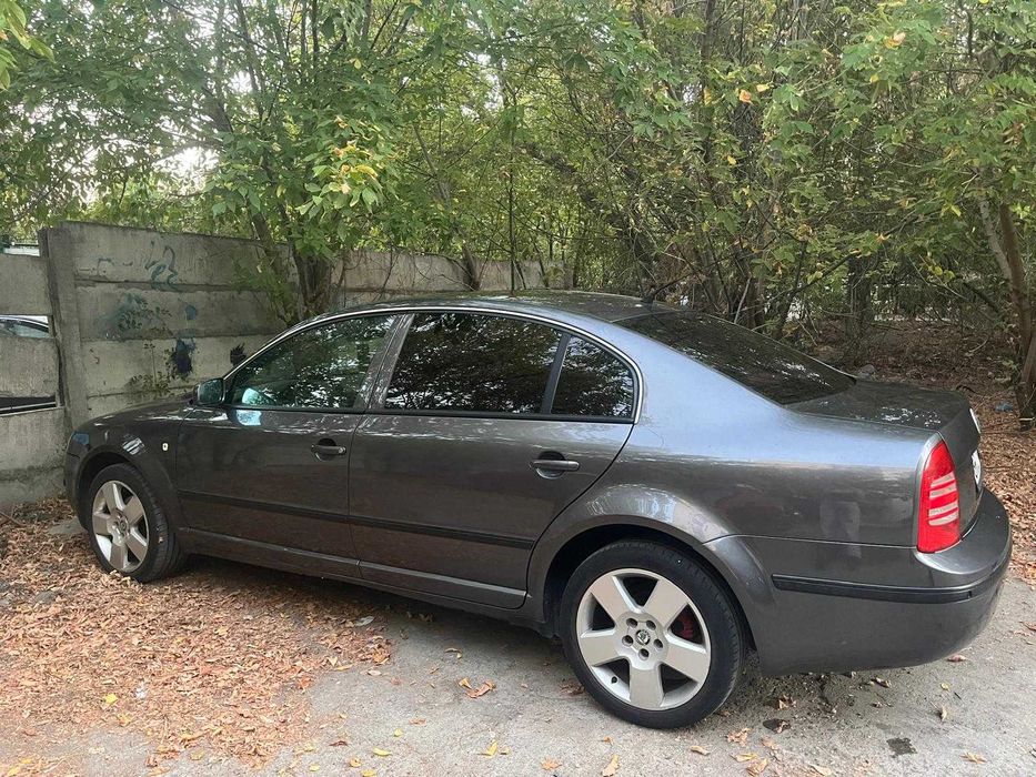 Skoda Superb 1, 2002